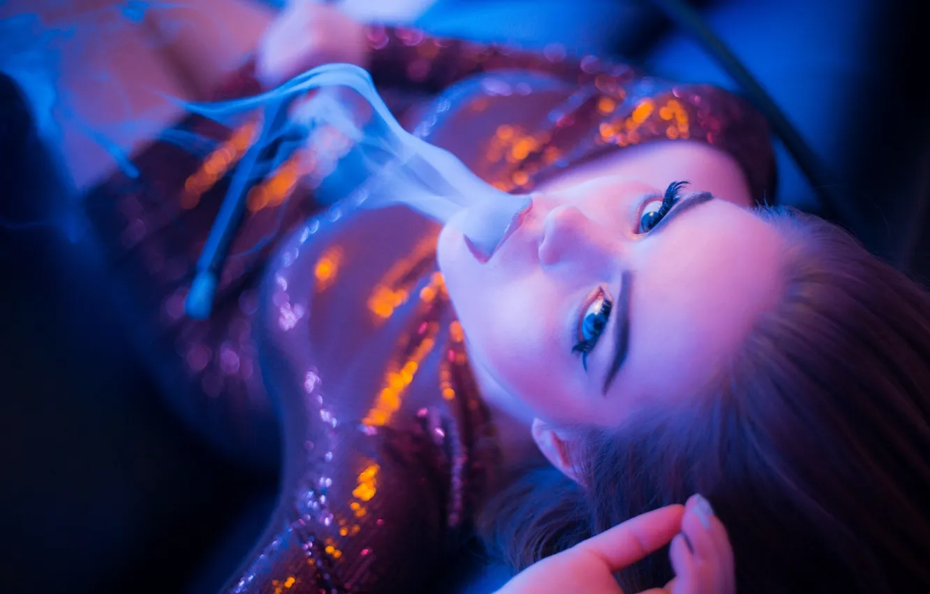 Photo wallpaper look, relax, smoke, Shine, relax, blue eyes, smoke, beautiful girl