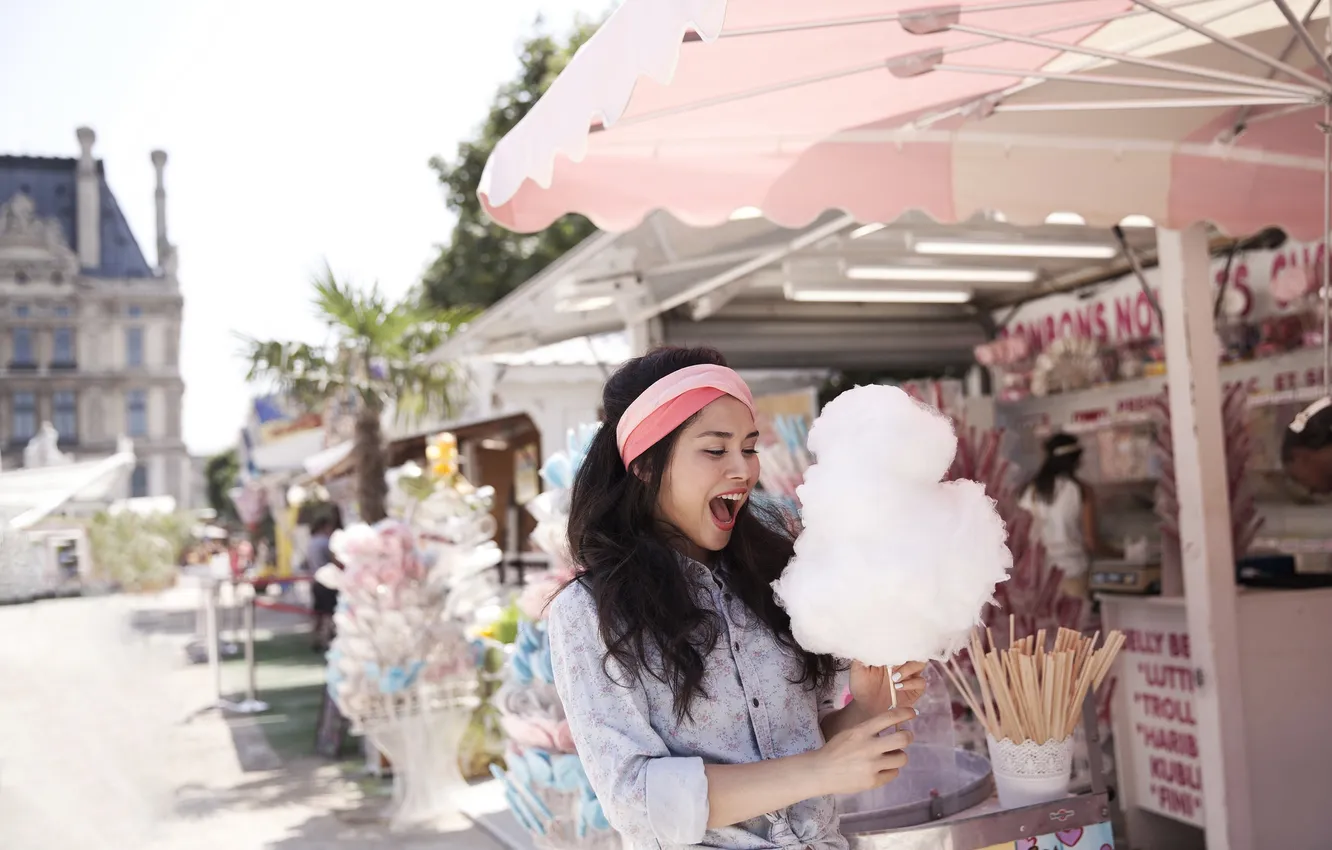 Photo wallpaper girl, street, brunette, cotton candy