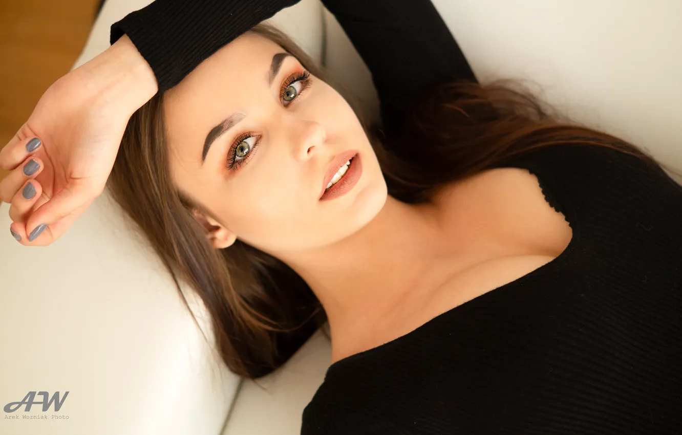 Photo wallpaper look, face, pose, model, portrait, hands, makeup, hairstyle