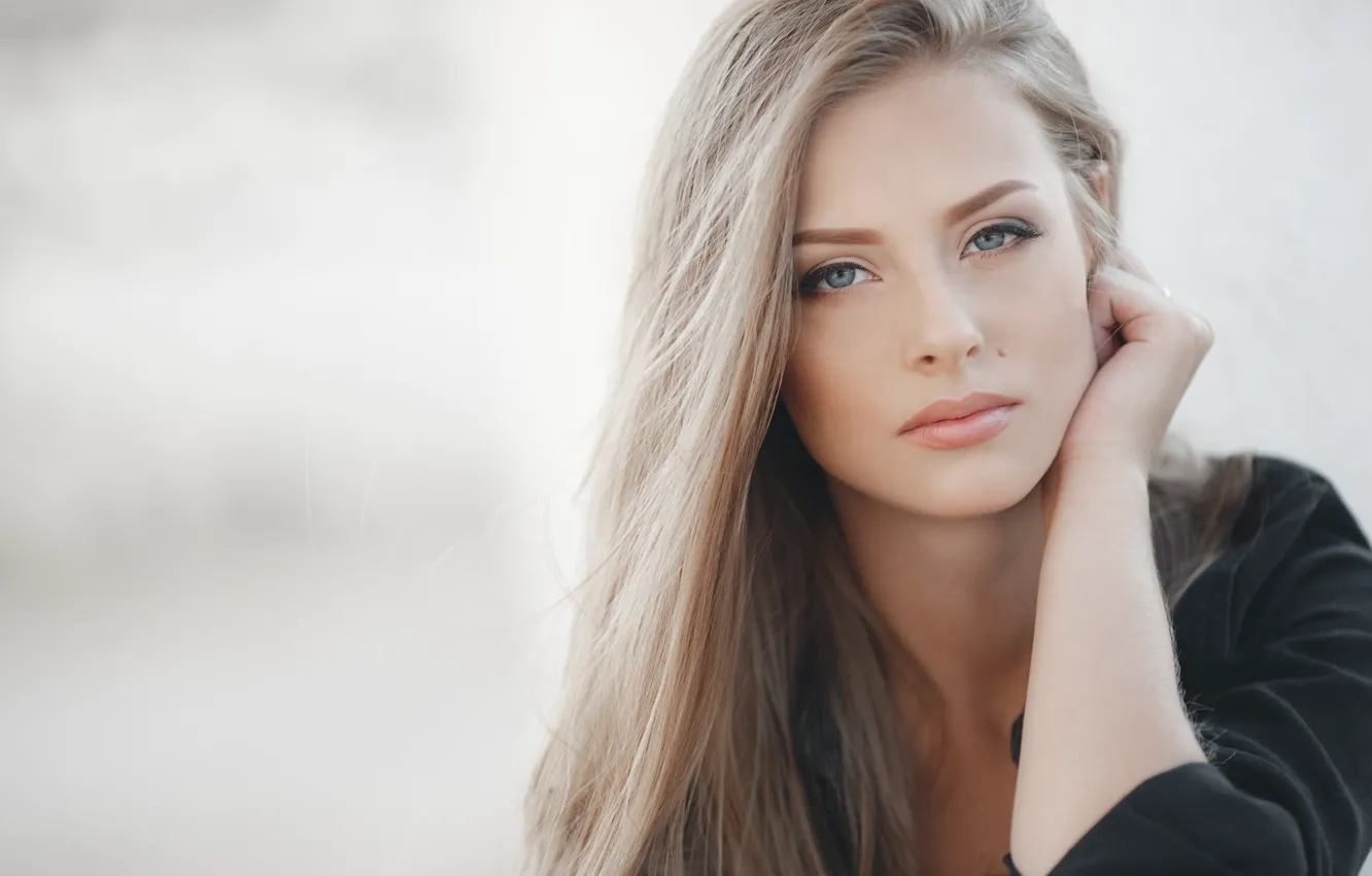 Photo wallpaper look, girl, face, pose, portrait, hands, makeup, blonde
