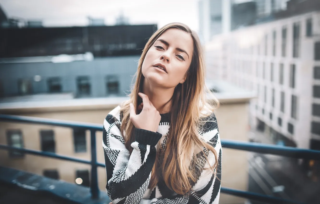 Photo wallpaper roof, girl, the city, hair, building, lips, sweater, bokeh