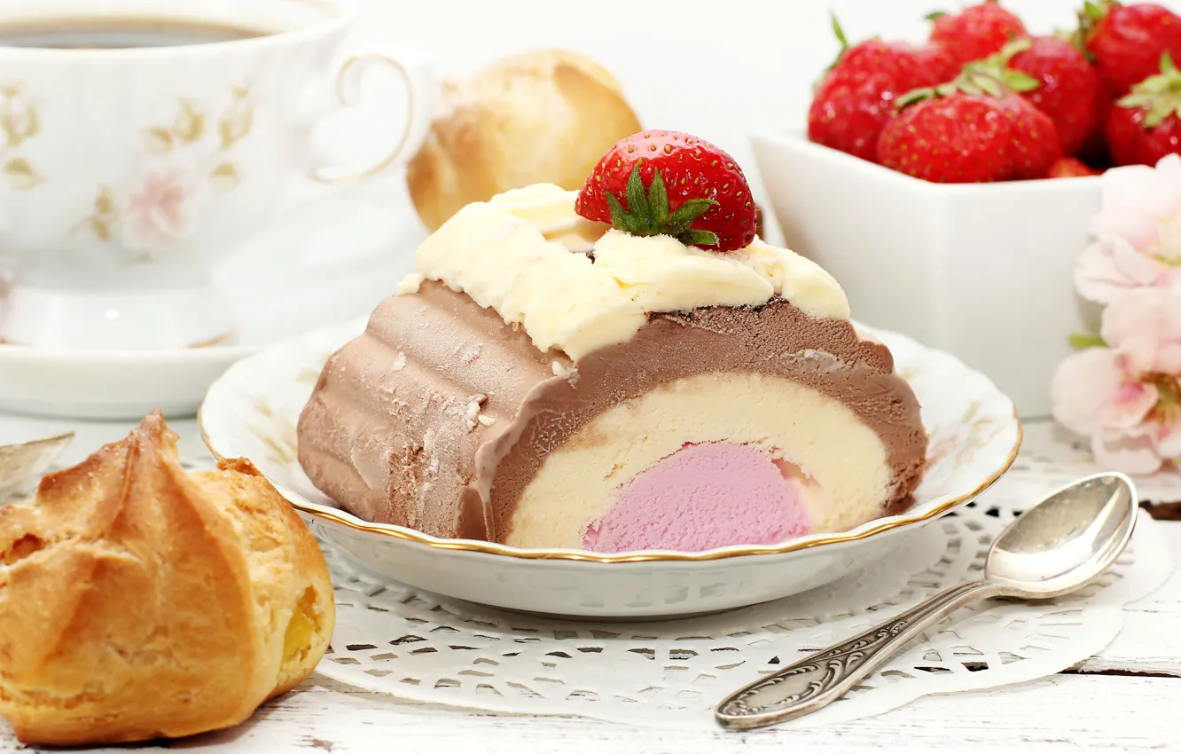 Photo wallpaper berries, strawberry, spoon, ice cream, Cup, sweets, cake, dessert