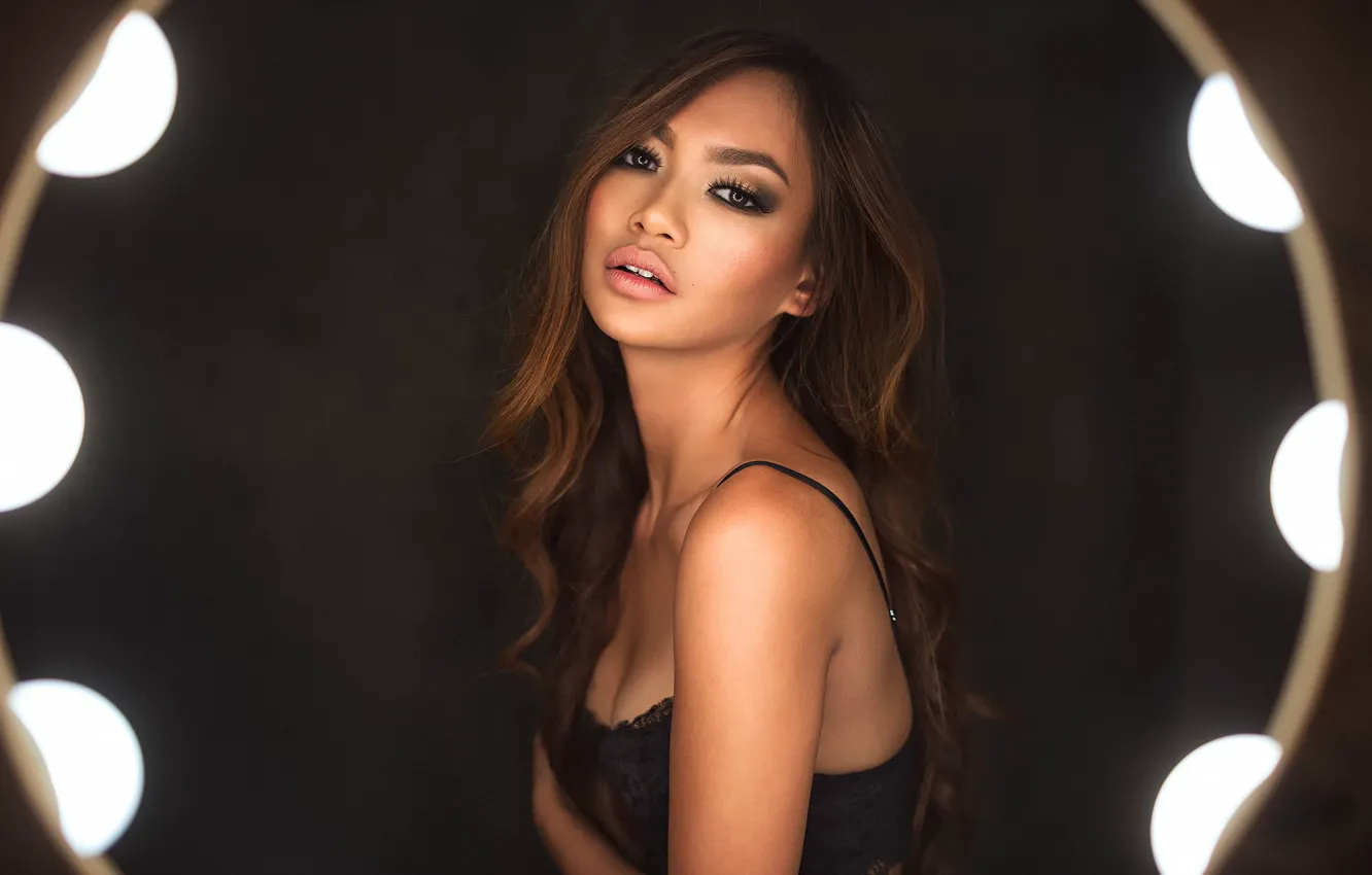 Photo wallpaper makeup, sponge, curls, The Photo Fiend, The Ring Light