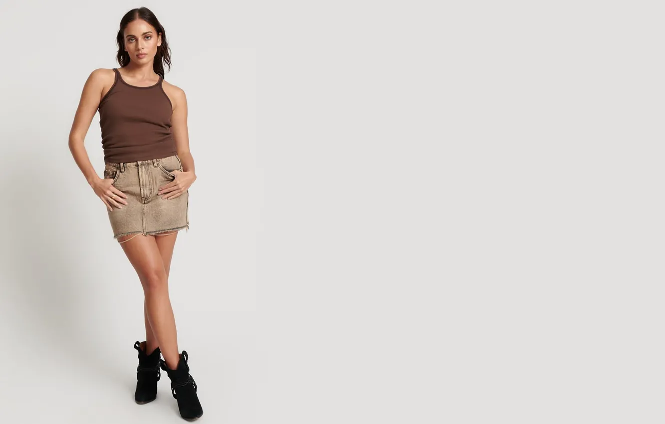 Photo wallpaper girl, model, brunette, skirt, tank top
