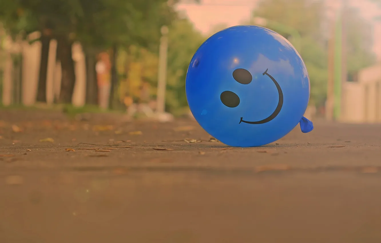 Photo wallpaper balls, smile, smiley