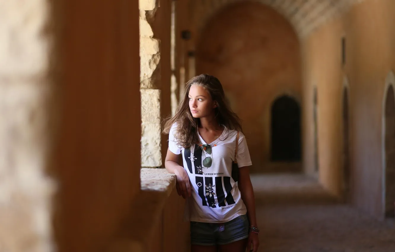 Photo wallpaper shorts, t-shirt, bokeh