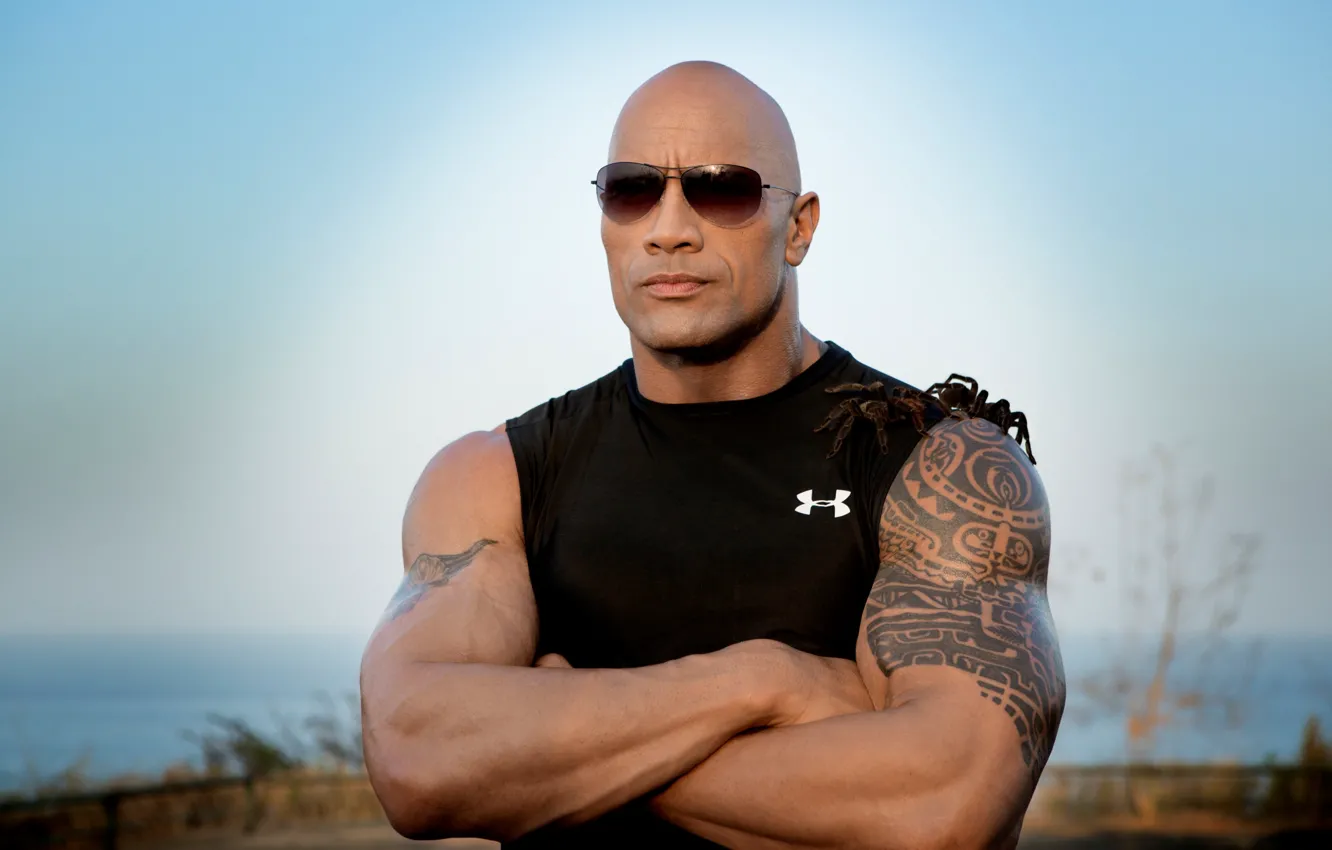 Photo wallpaper muscles, Dwayne Johnson, sunglasses, Spiders