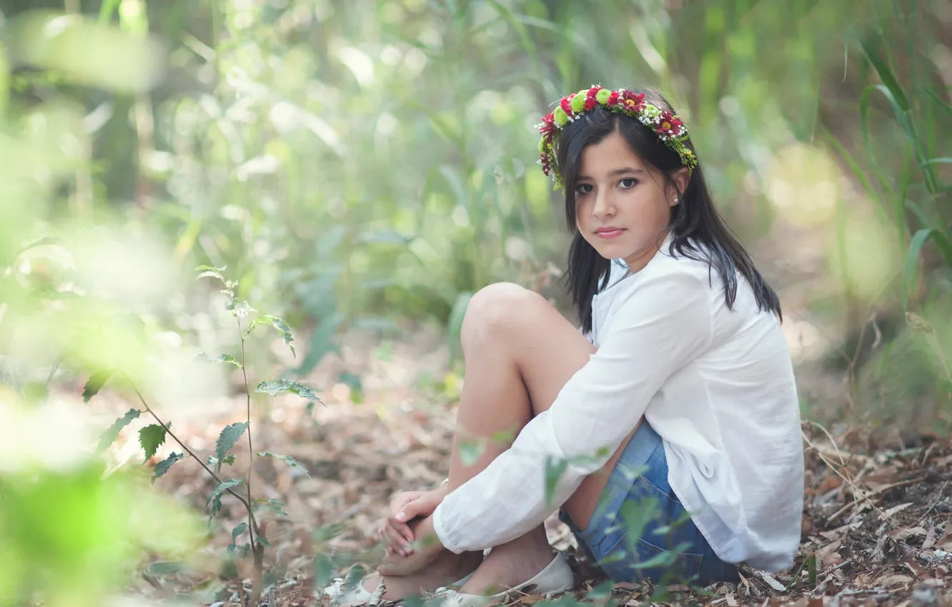 Photo wallpaper shirt, wreath, Laura Perez