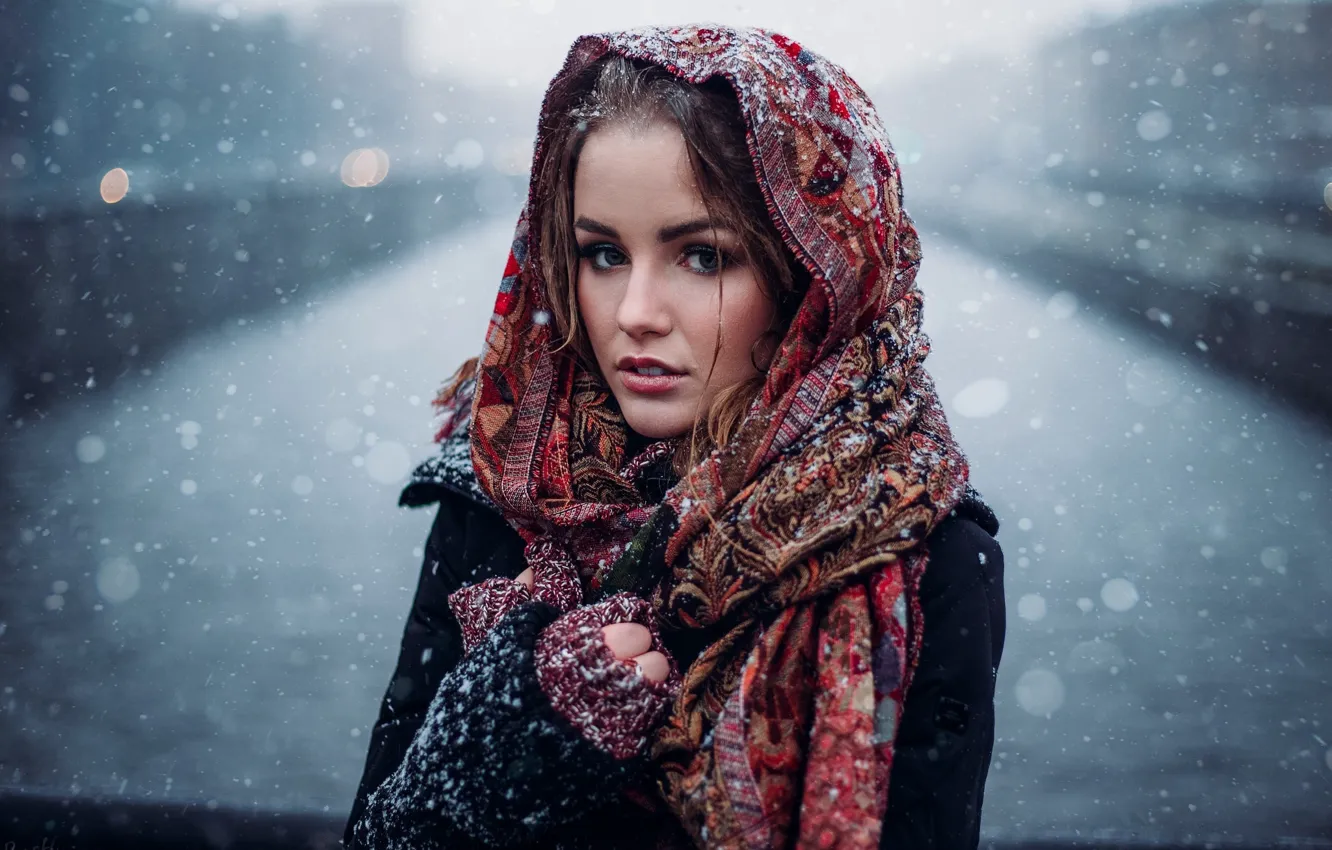 Photo wallpaper winter, look, girl, snow, snowflakes, portrait, the evening, makeup
