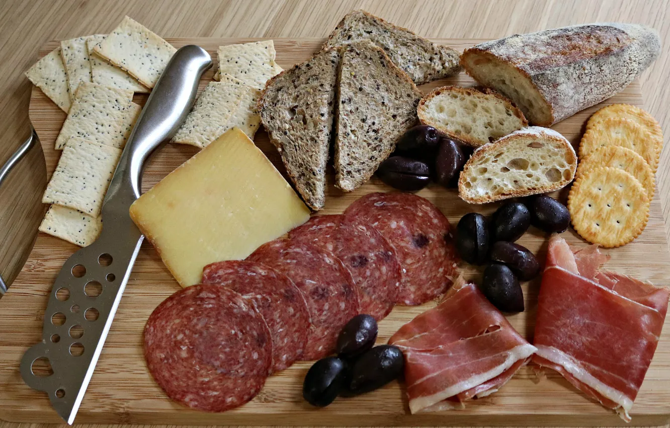 Photo wallpaper bread, sausage, cutting