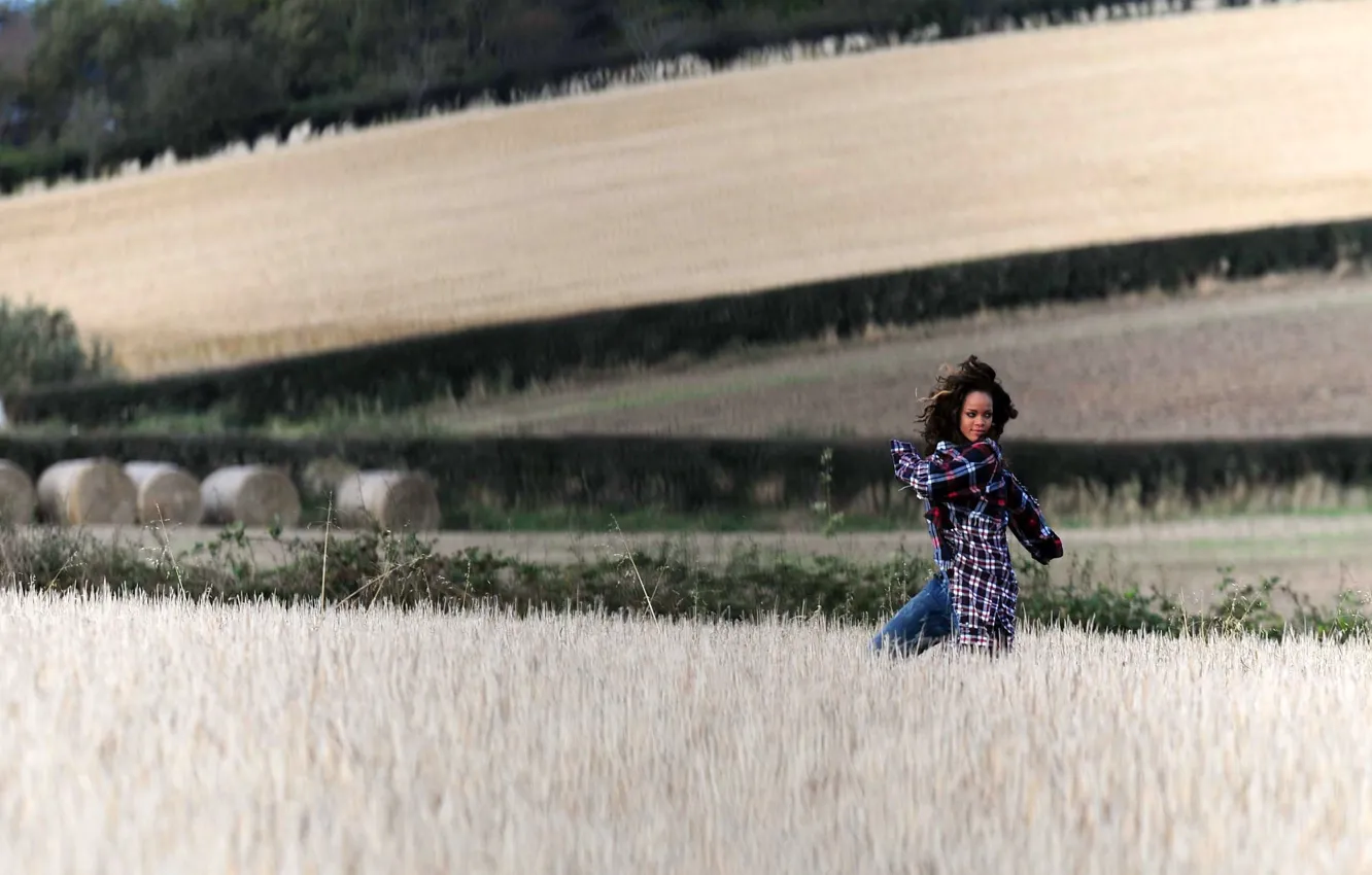 Photo wallpaper field, girl, singer, Rihanna, celebrity, Rihanna
