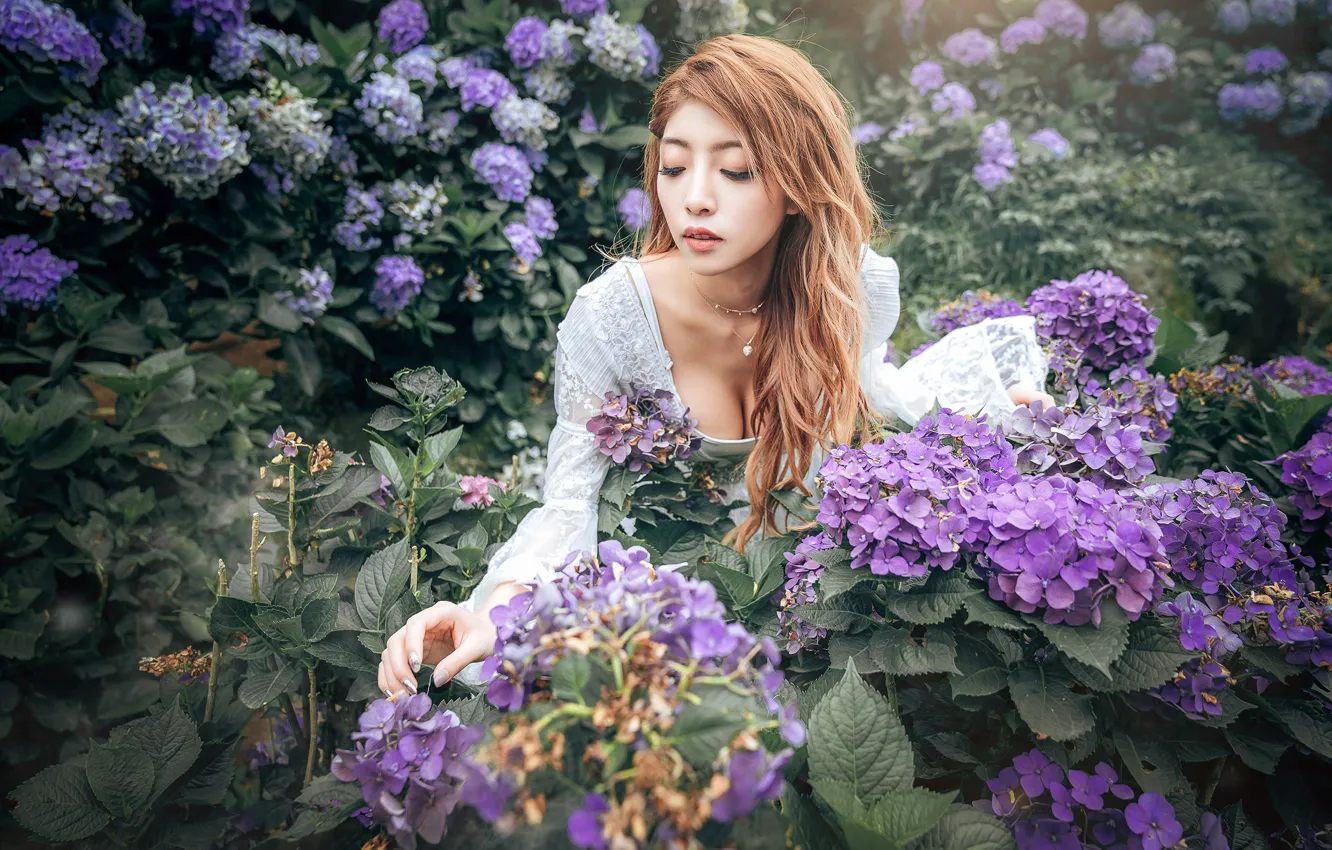 Photo wallpaper chest, summer, look, leaves, girl, flowers, face, portrait