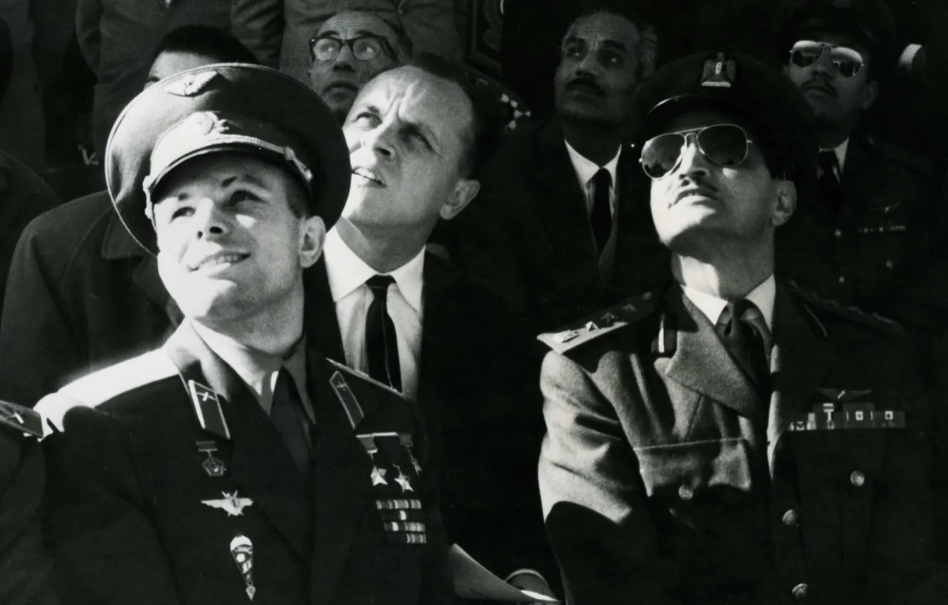 Photo wallpaper the sun, photo, bright light, glasses, Egypt, form, USSR, parade