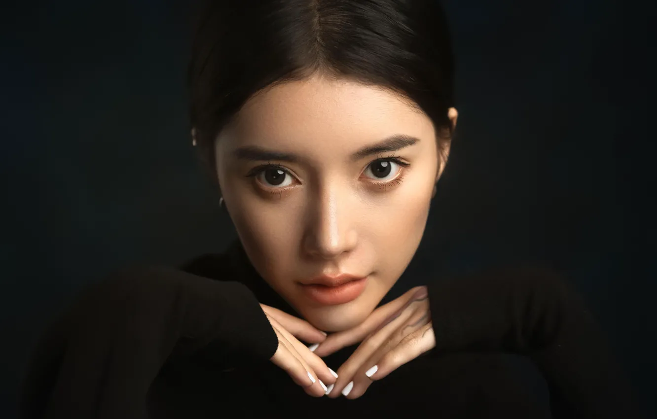 Photo wallpaper look, face, pose, background, model, portrait, hands, makeup