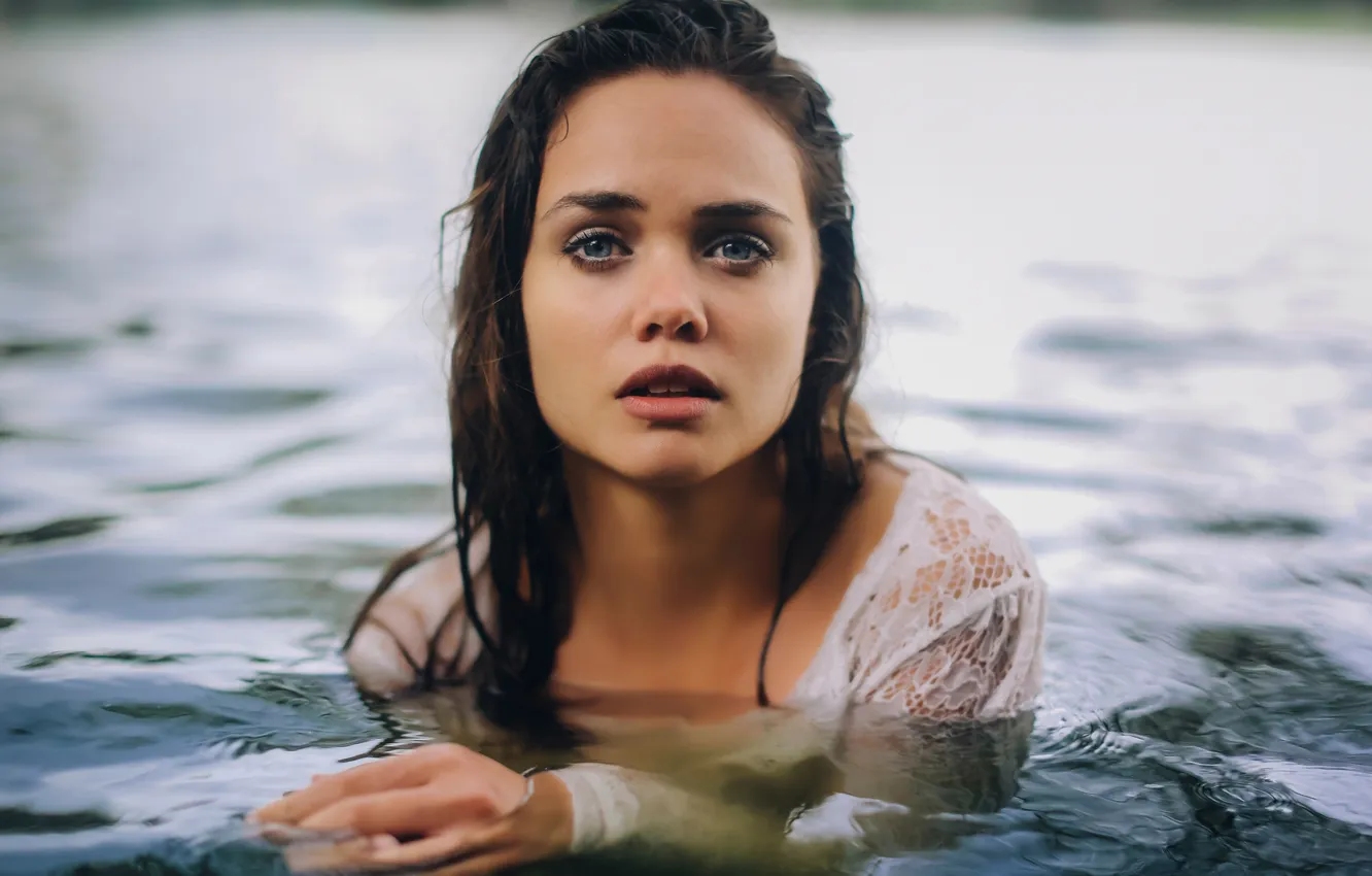 Photo wallpaper look, sponge, in the water, Deep shiver