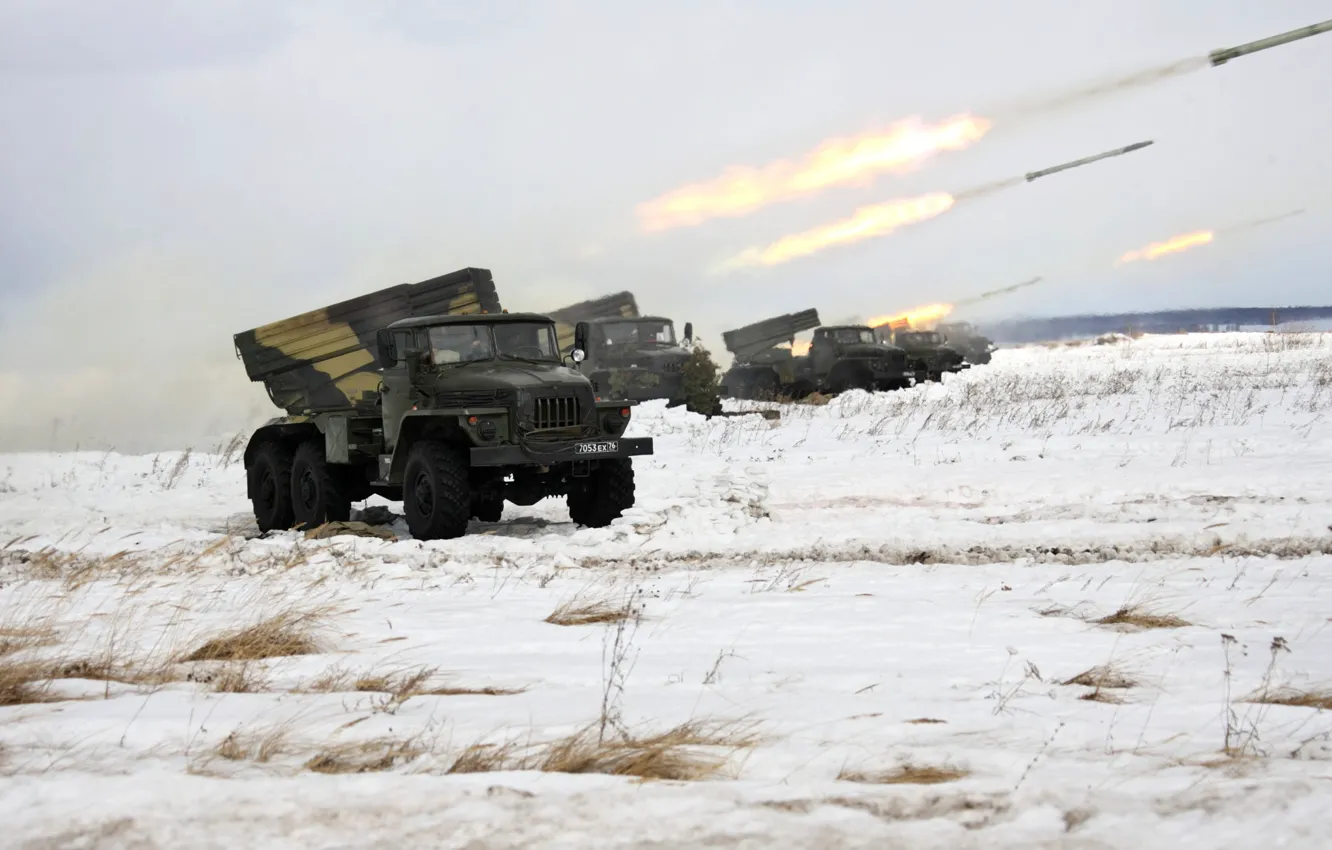Photo wallpaper field, volley, rocket launcher