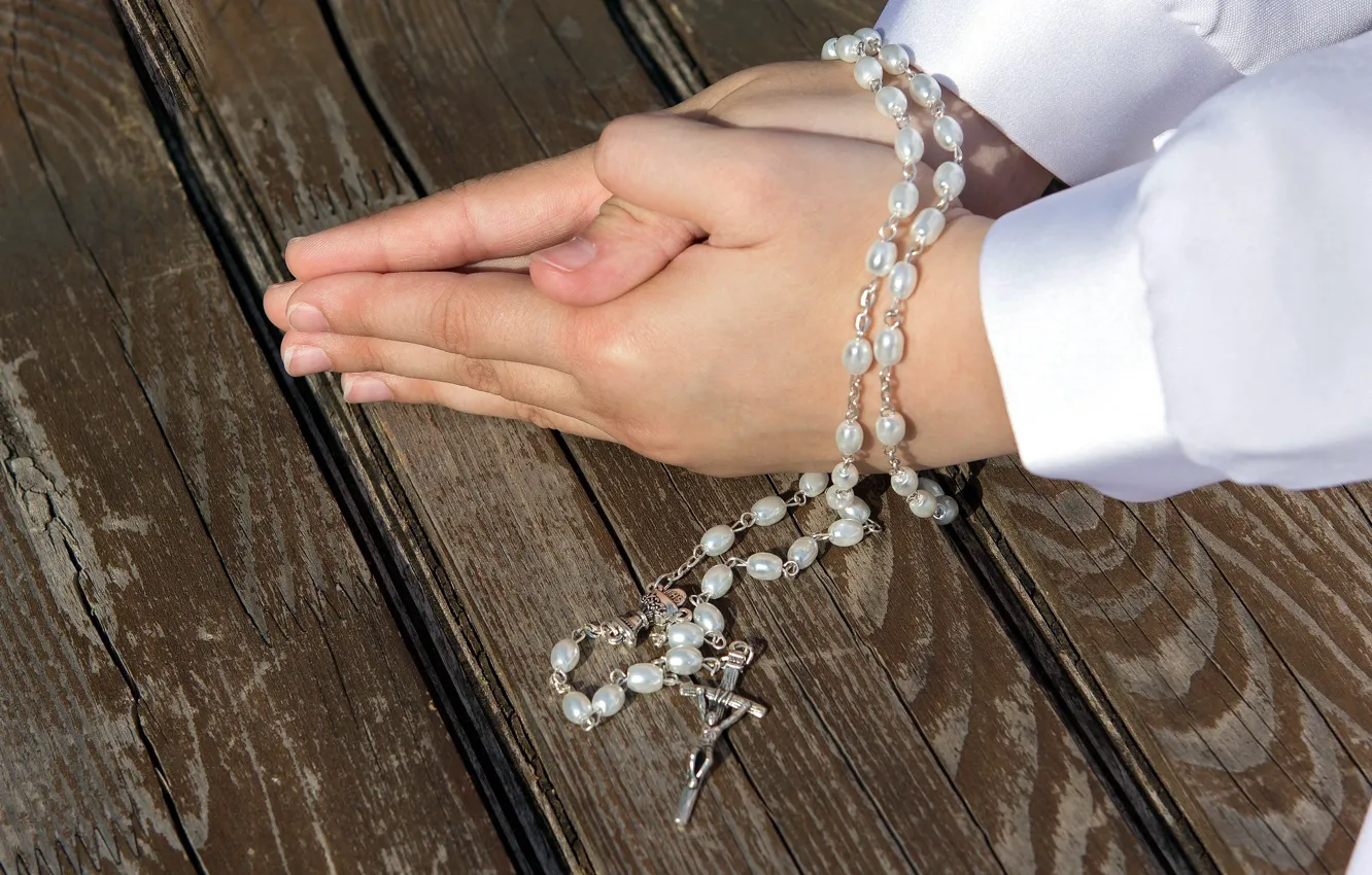 Photo wallpaper hands, beads, gesture, cross, prayer, rosary