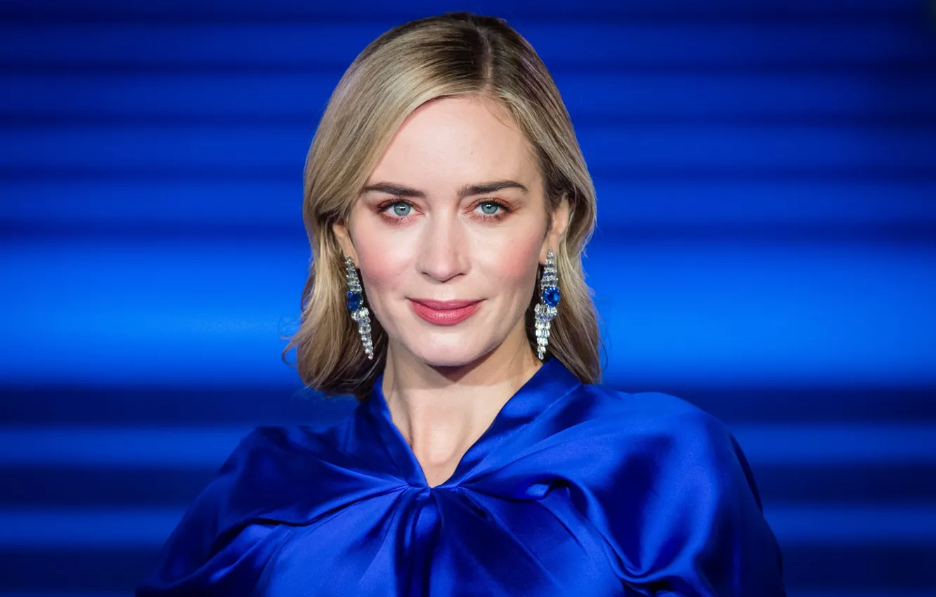 Photo wallpaper look, girl, pose, actress, Emily Blunt, Emily Blunt, hair