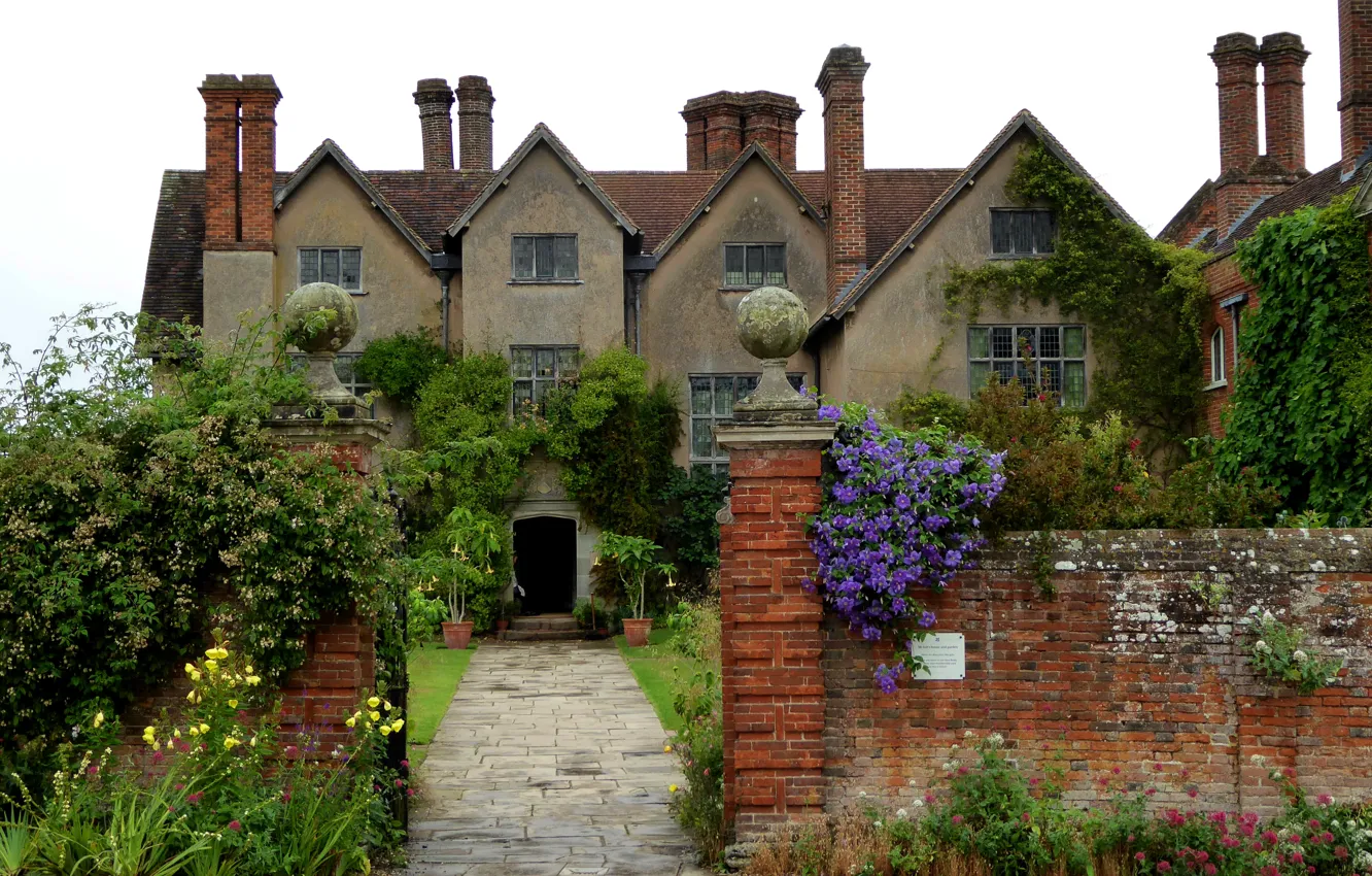 Photo wallpaper flowers, lawn, the fence, home, track, UK, mansion, the bushes