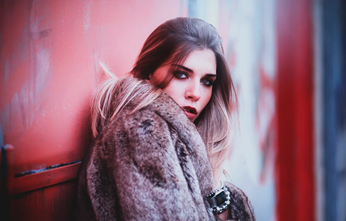 Photo wallpaper look, girl, watch, coat, bracelet, brown hair