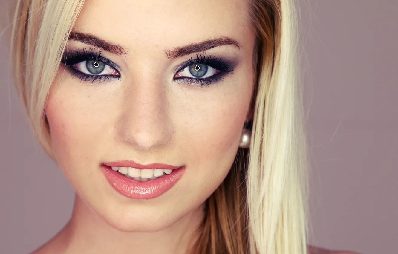 Photo wallpaper eyes, girl, smile, blonde