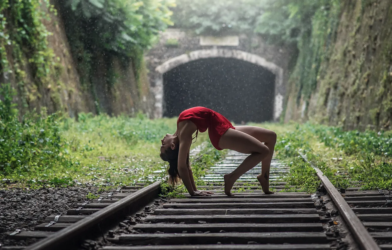 Photo wallpaper girl, rain, rails, sleepers, gymnast, Momo Power