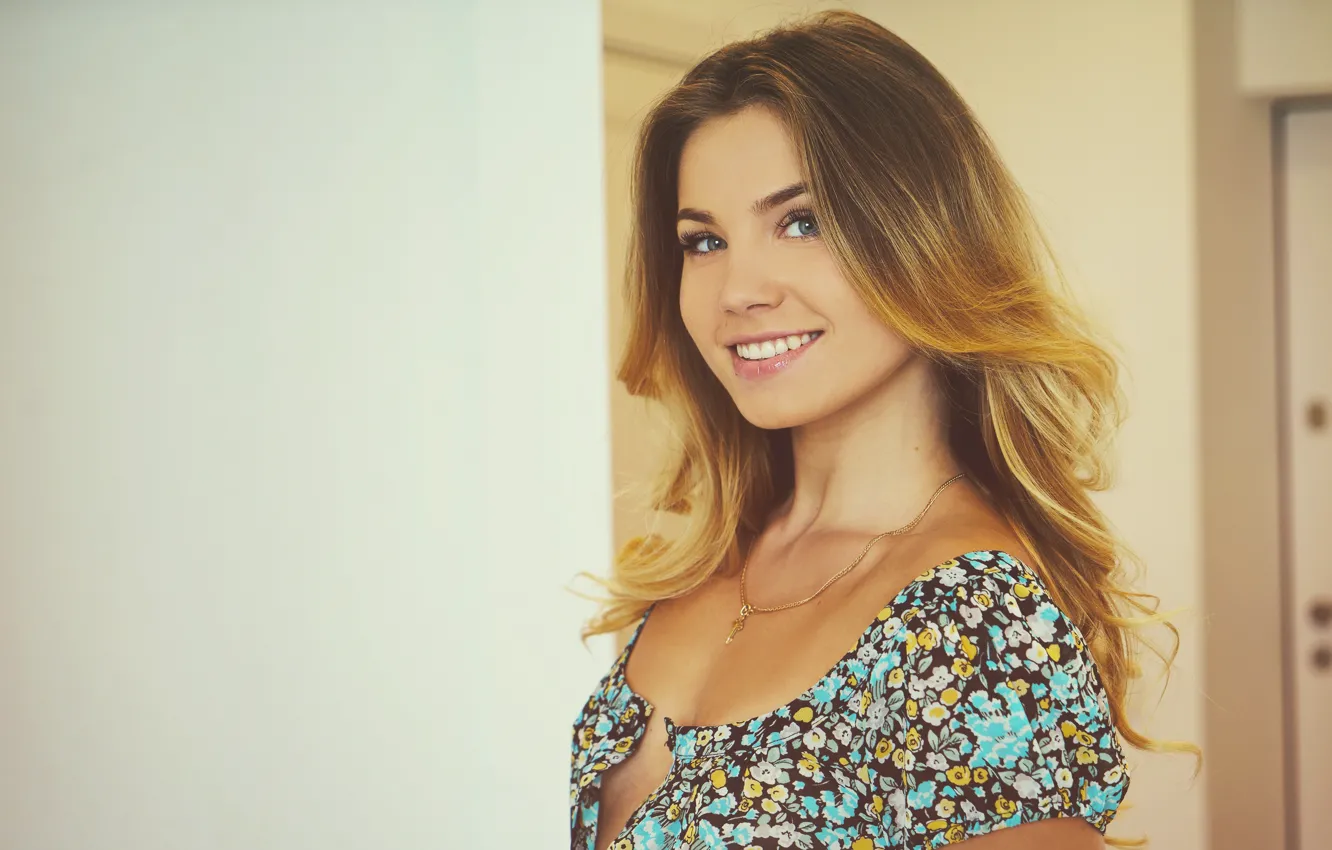 Photo wallpaper girl, face, smile, sweetheart, model, brunette, beauty, beautiful