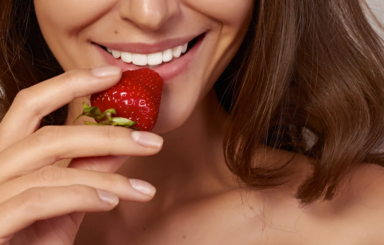 Photo wallpaper smile, berries, strawberry, brown hair