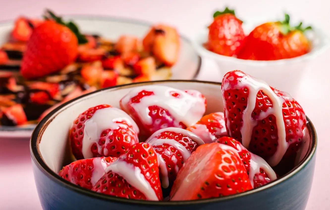 Photo wallpaper berries, strawberry, bowl, syrup