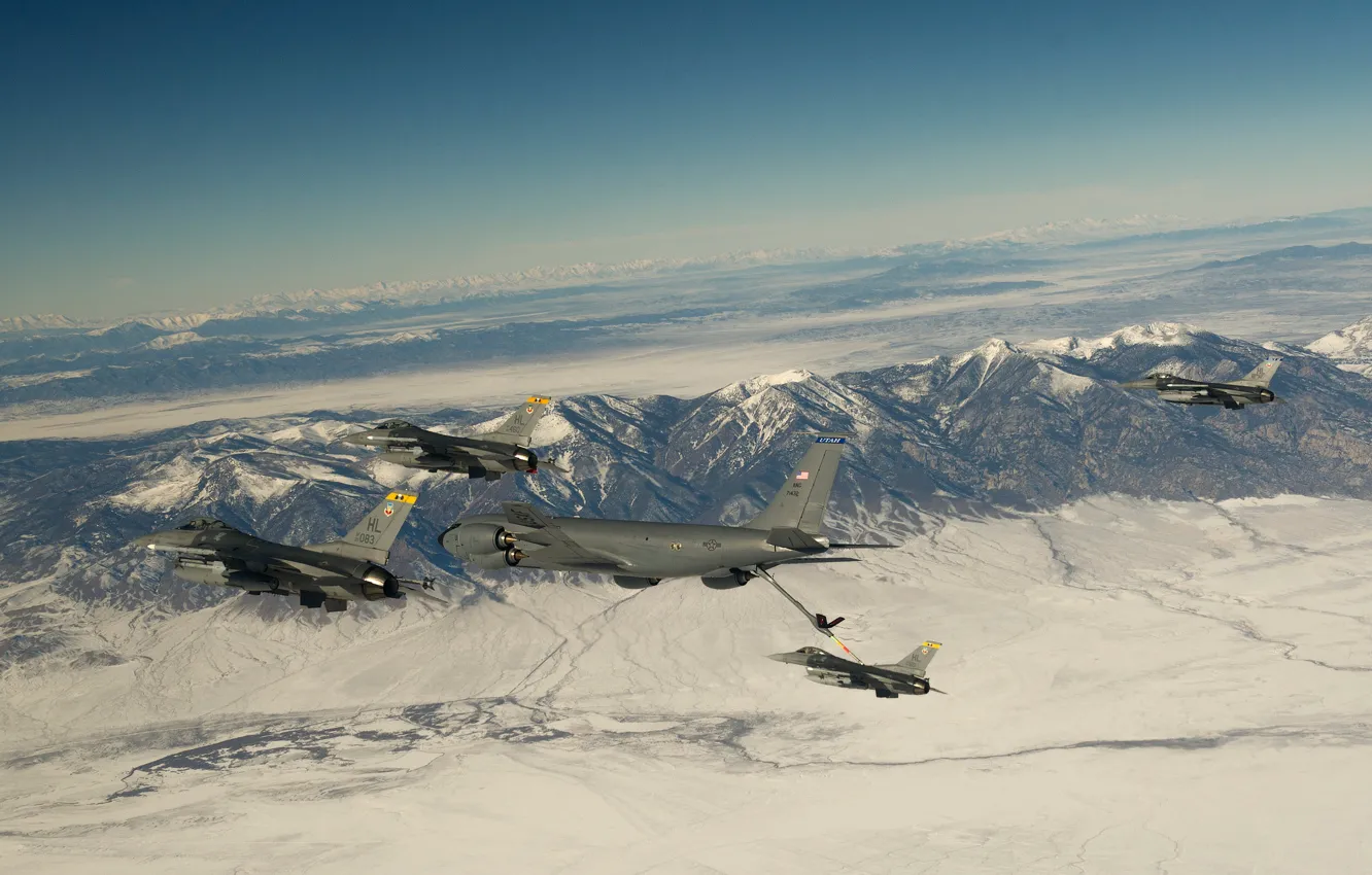 Photo wallpaper snow, flight, mountains, fighters, F-16, Fighting Falcon, Stratotanker, tanker aircraft
