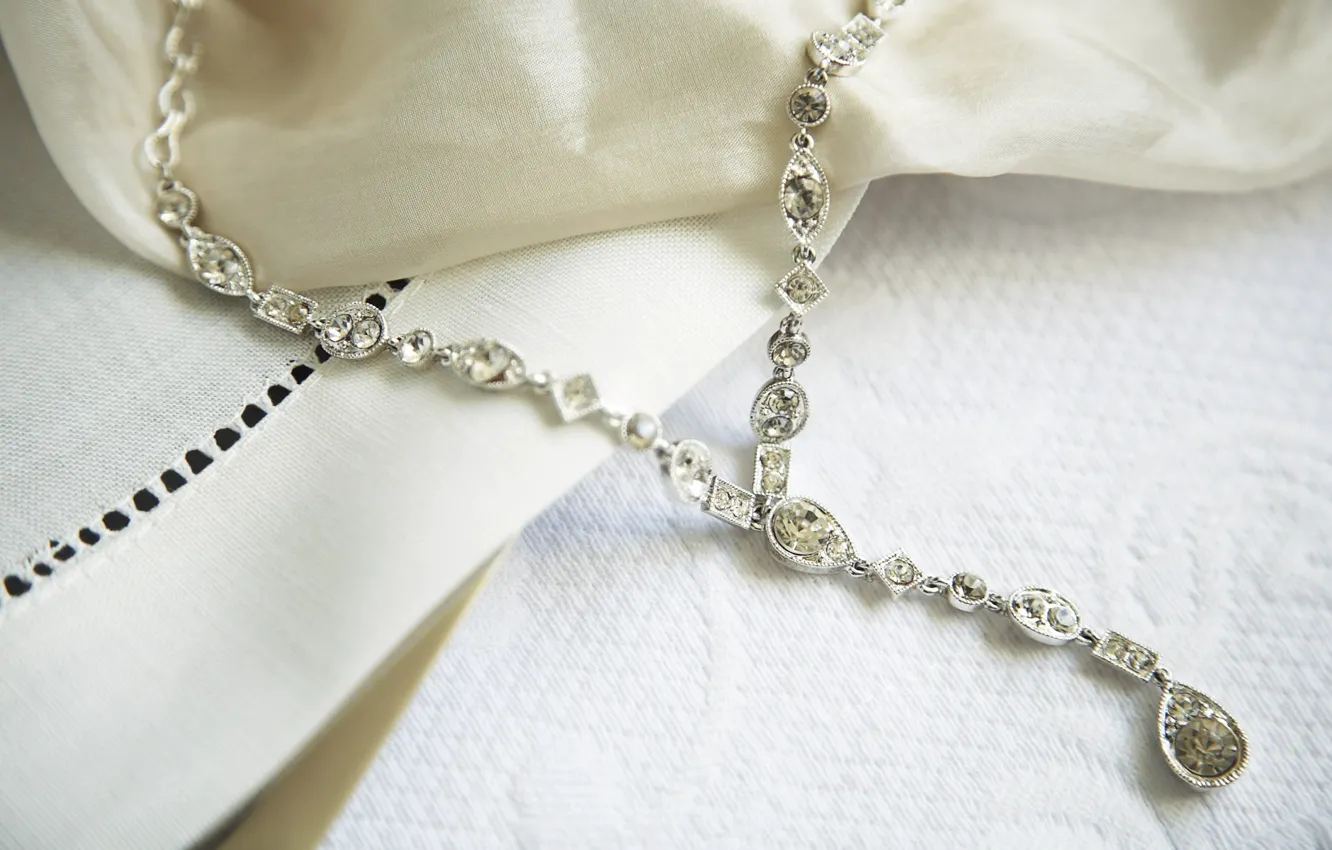 Photo wallpaper decoration, necklace, pebbles