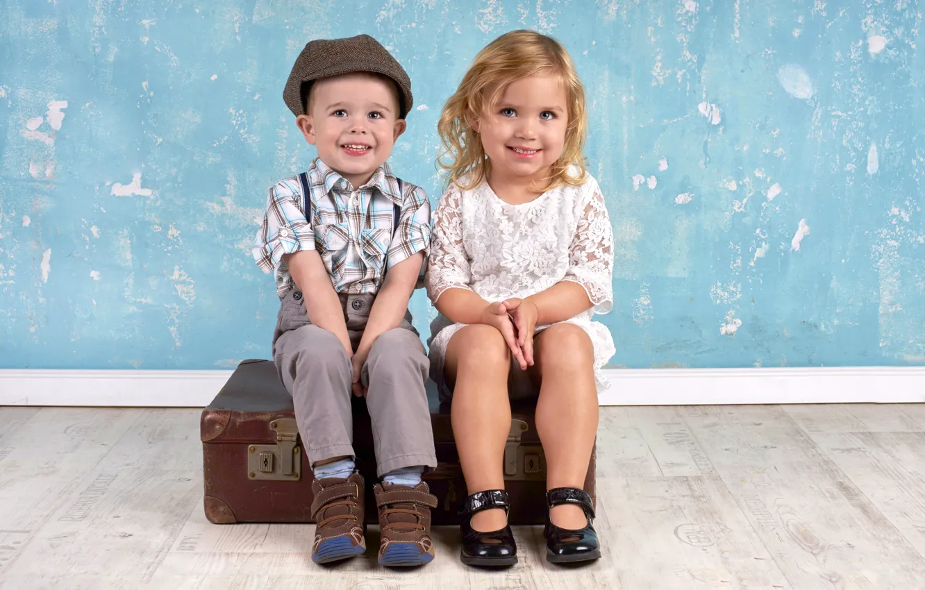 Photo wallpaper children, smile, boy, girl, suitcase, girls, little, Boys