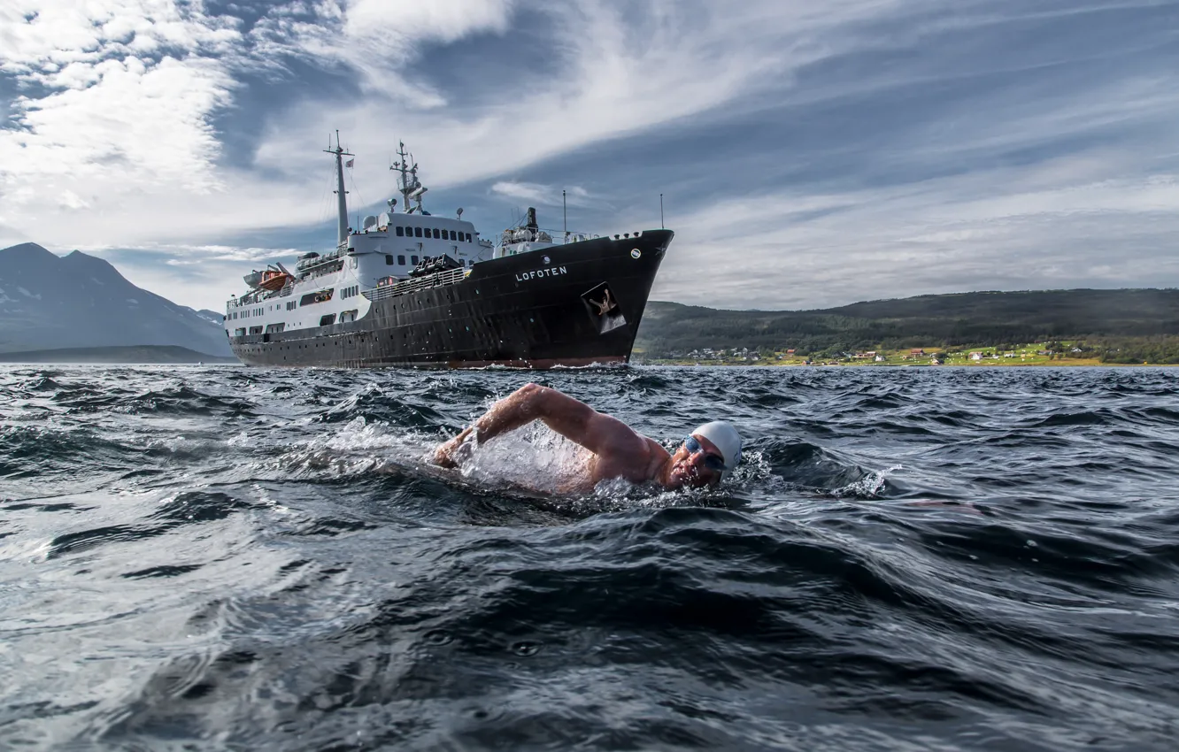 Photo wallpaper swim, Norway, swimmer, The ship, Norway, Troms, MS Lofoten, Rystraumen