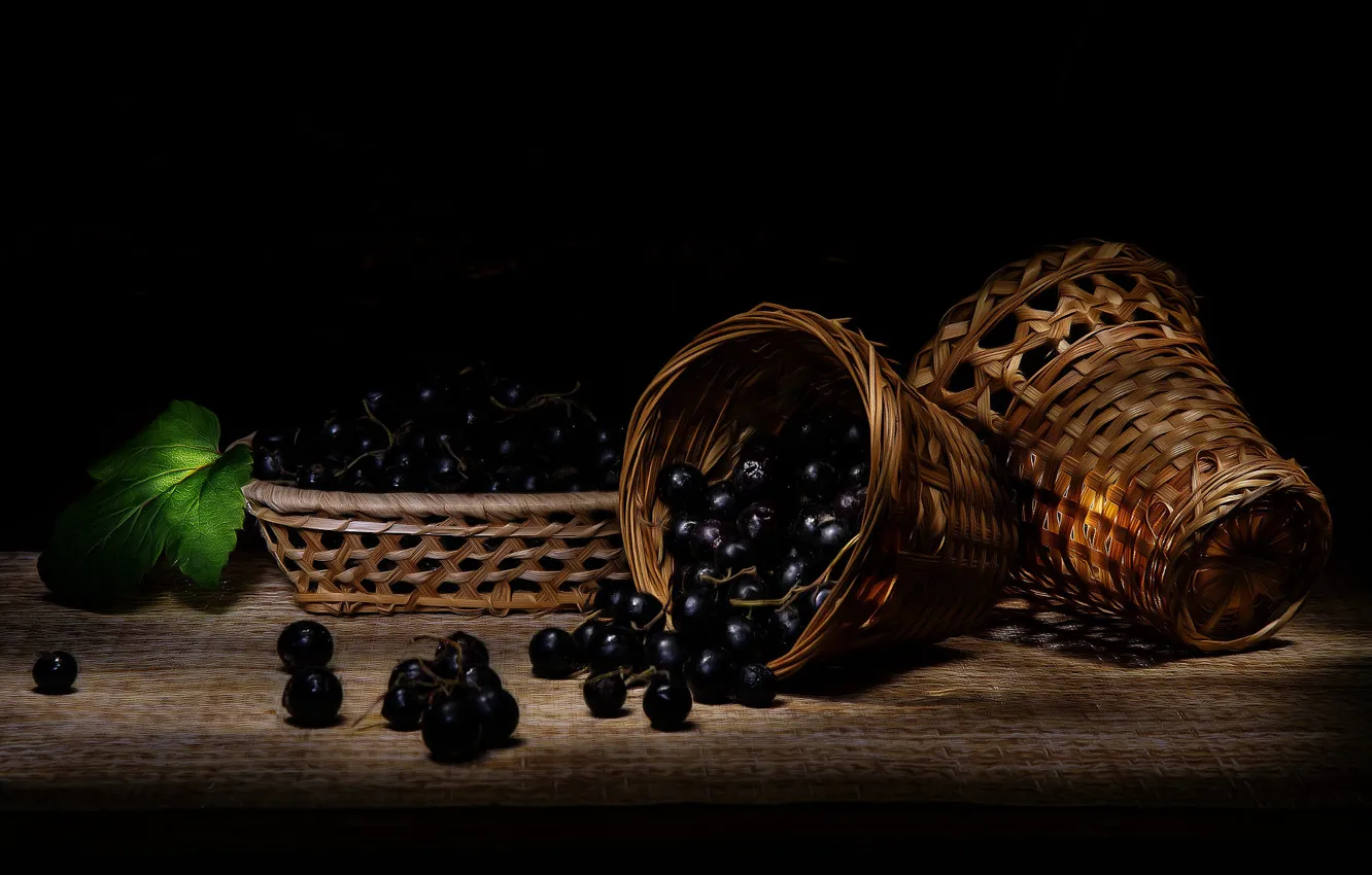 Photo wallpaper light, berries, table, black, Board, leaf, black background, still life