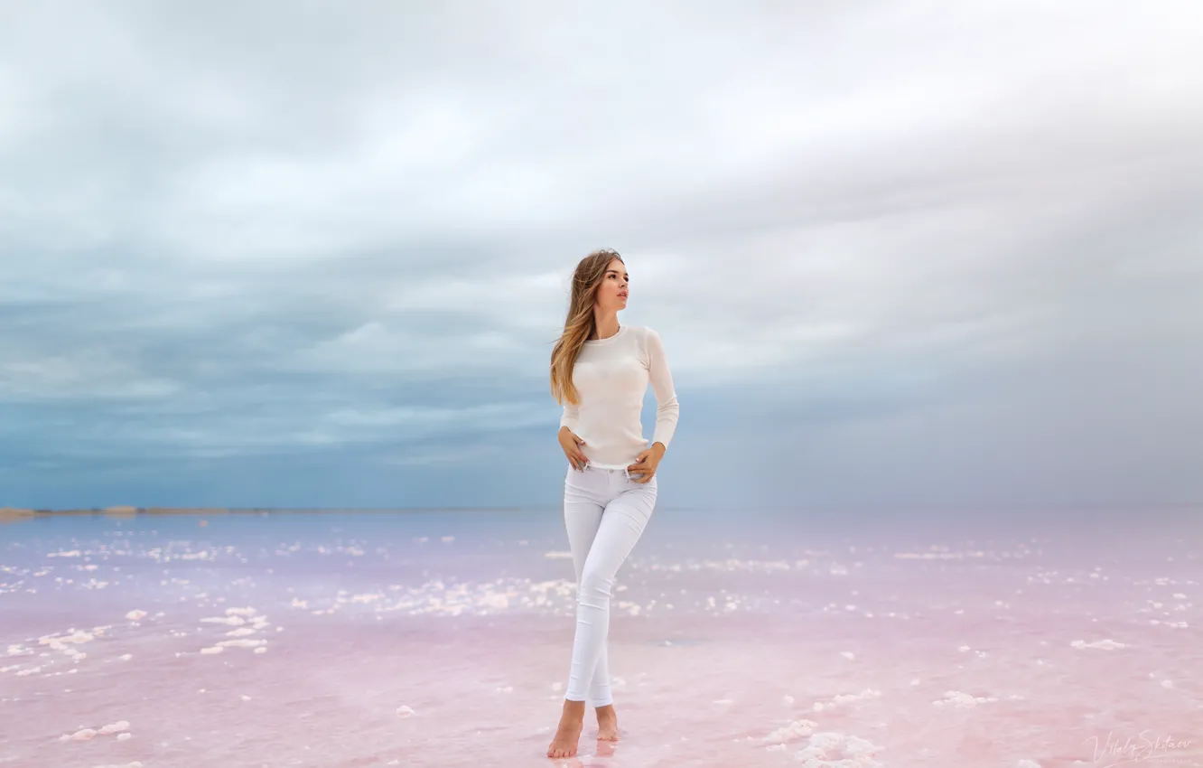 Photo wallpaper girl, sky, photo, photographer, water, barefoot, clouds, model