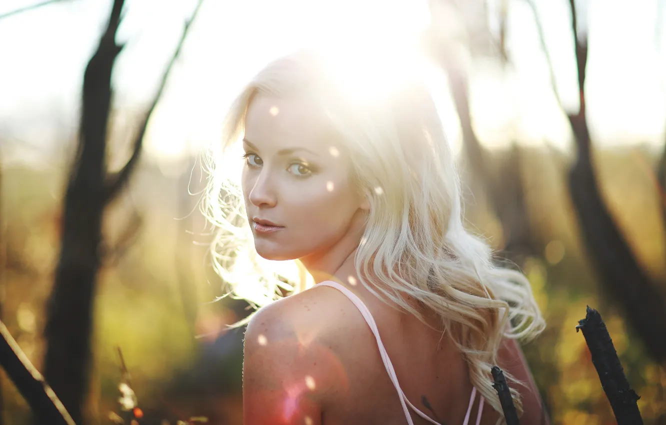 Photo wallpaper girl, light, portrait, sunbeams