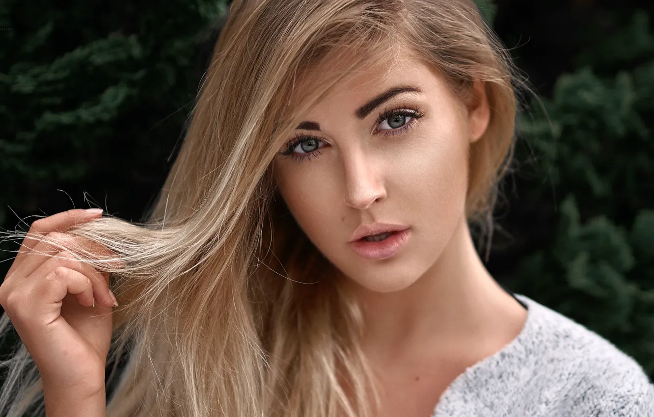 Photo wallpaper look, close-up, background, model, portrait, makeup, hairstyle, blonde