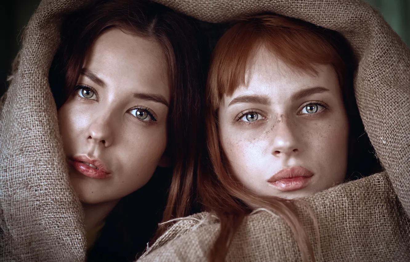 Photo wallpaper freckles, sponge, the beauty, two girls, Aeterna