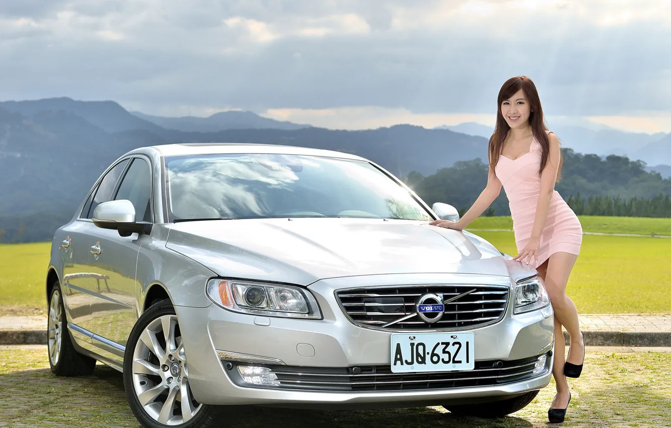 Photo wallpaper auto, look, smile, Girls, Volvo, Asian, beautiful girl, posing on the car