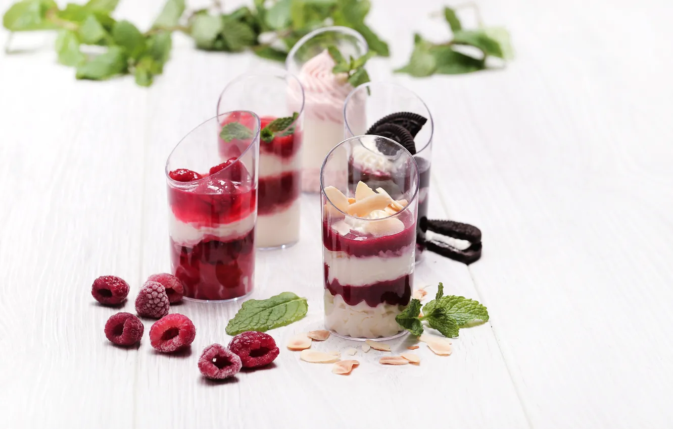Photo wallpaper glass, berries, cake, dessert
