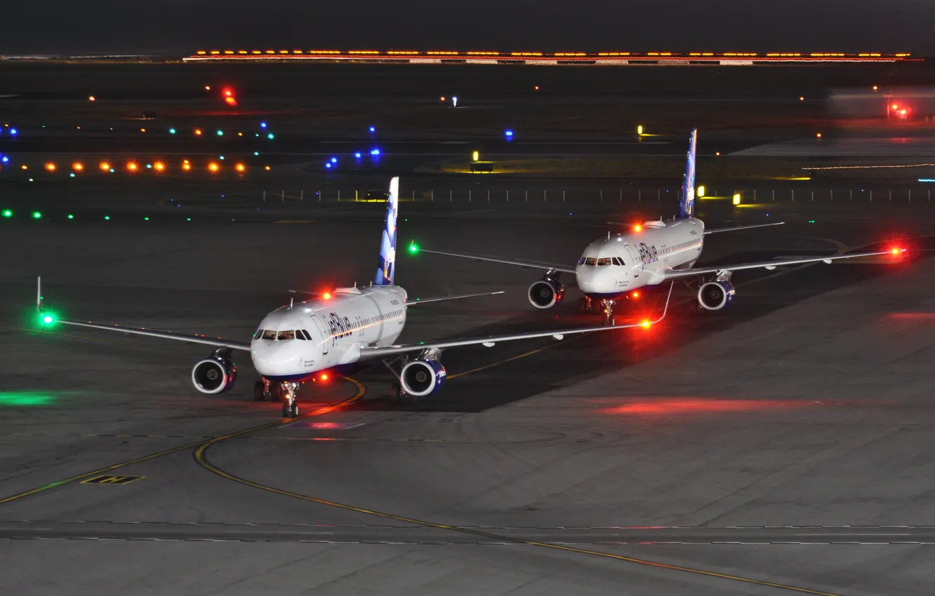 Photo wallpaper the plane, the airfield, JetBlue 833
