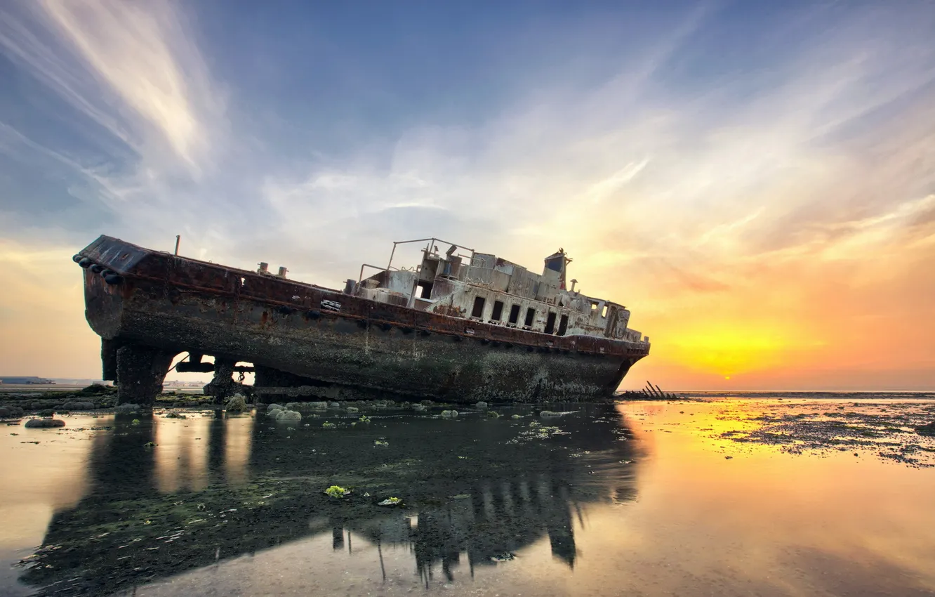Photo wallpaper sea, sunset, ship, stranded