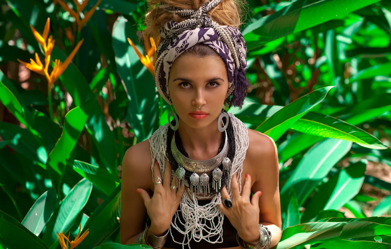 Photo wallpaper look, leaves, girl, decoration, style, hands, beads, necklace
