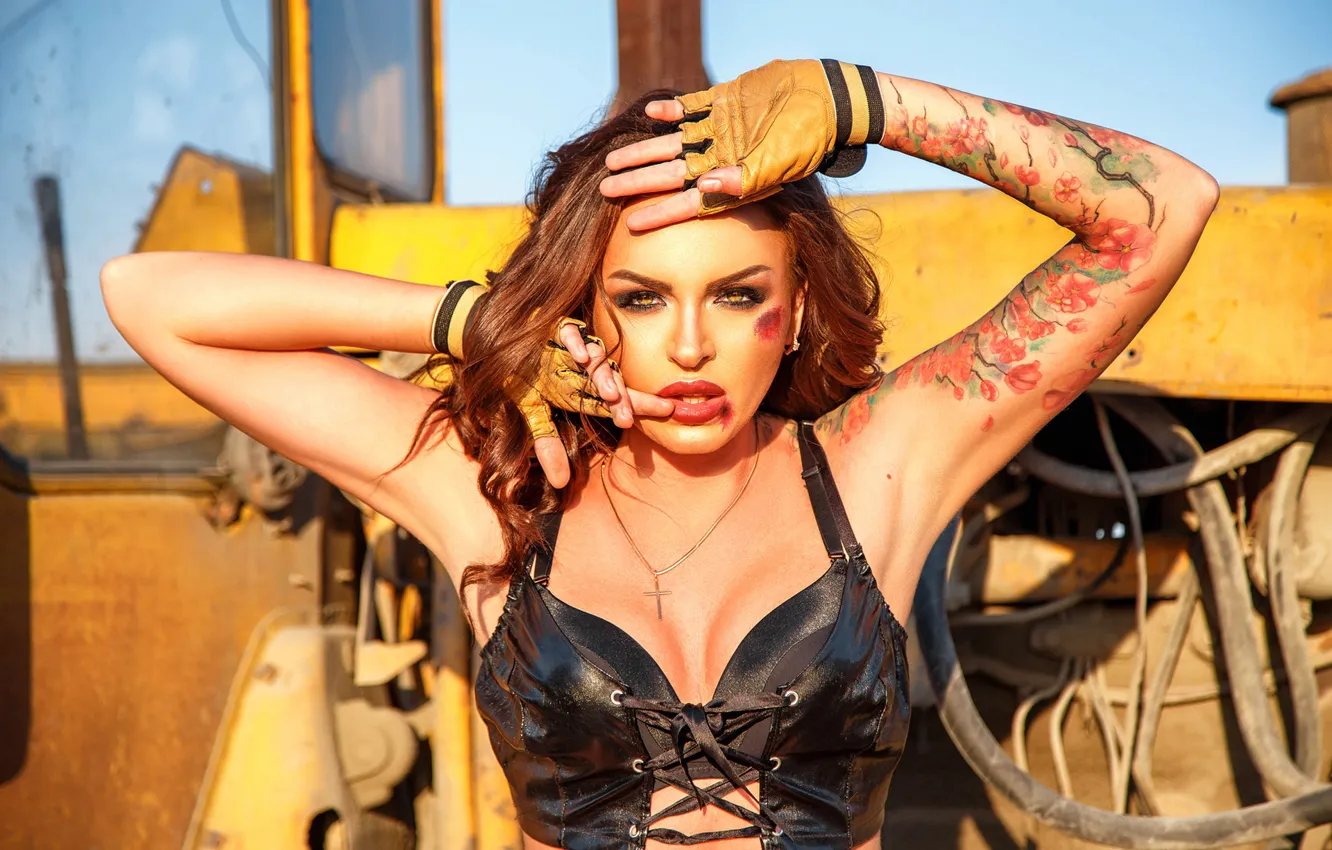 Photo wallpaper chest, look, girl, face, hands, tattoo, tractor, topic