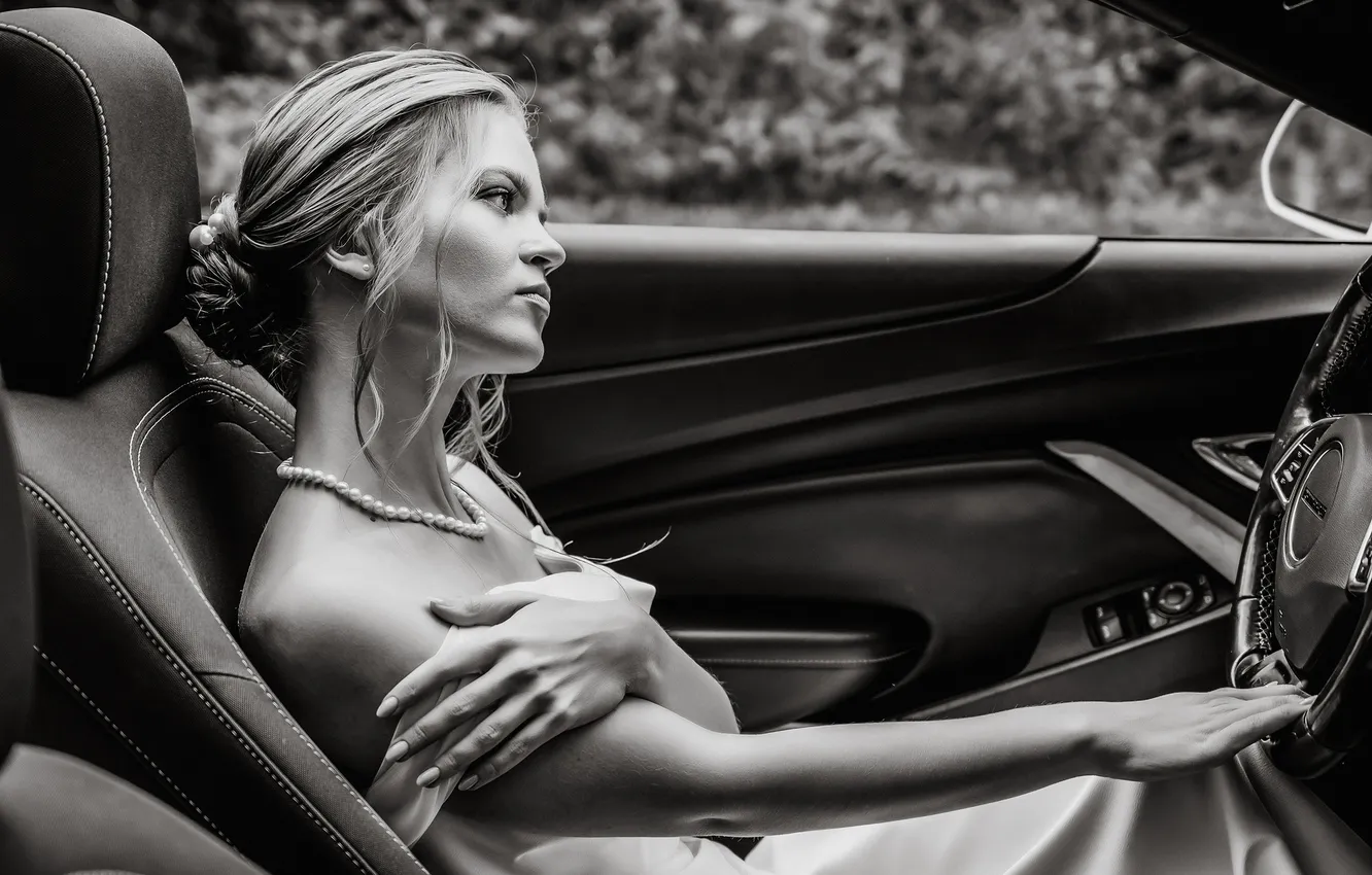 Photo wallpaper machine, girl, model, black and white