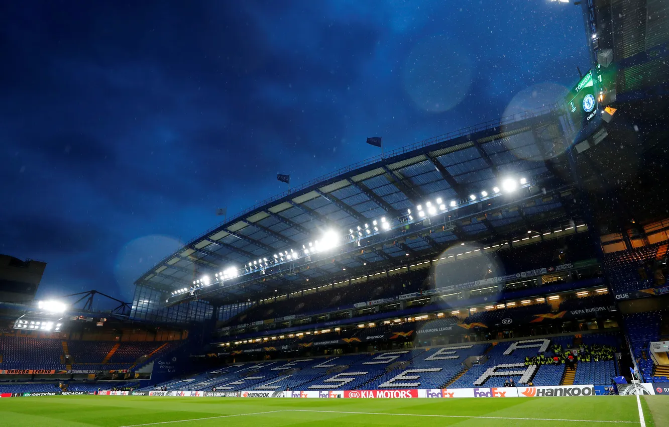 Photo wallpaper the sky, clouds, rain, lawn, football, England, the evening, rain
