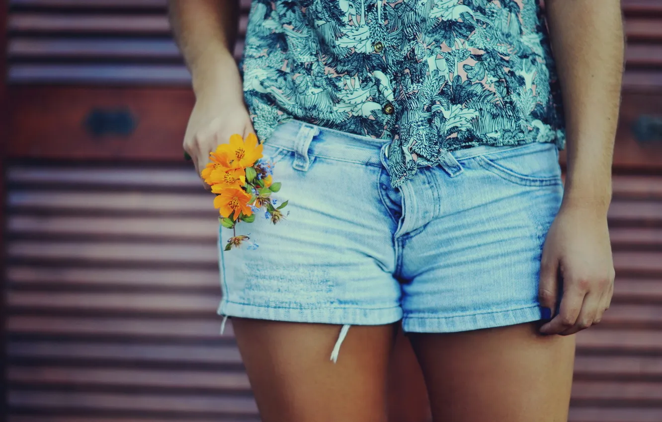 Photo wallpaper girl, flowers, shorts