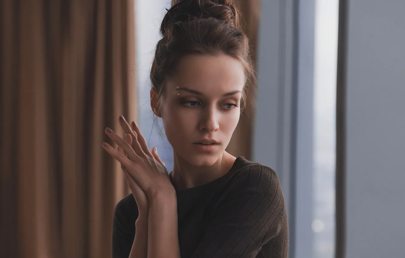 Photo wallpaper girl, face, portrait, hands, Phoenix Raya, Daria Klepikova