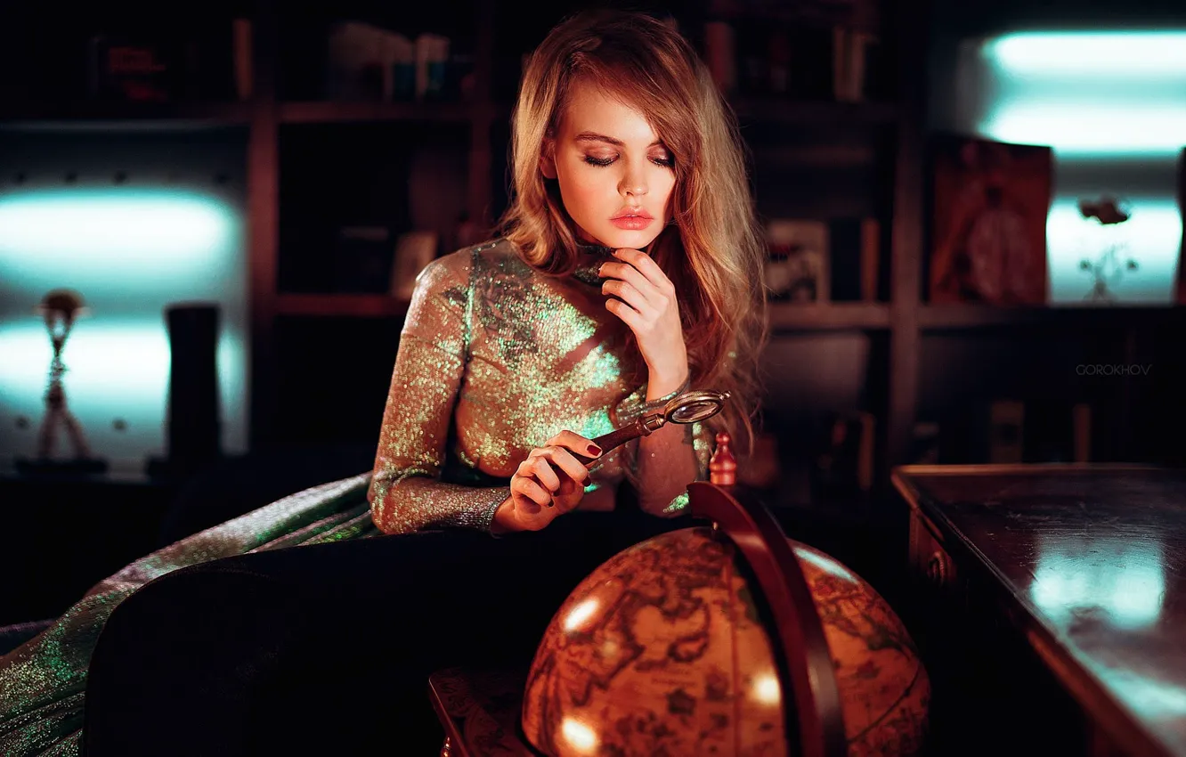 Photo wallpaper magnifier, globe, Nastya, Anastasia Shcheglova