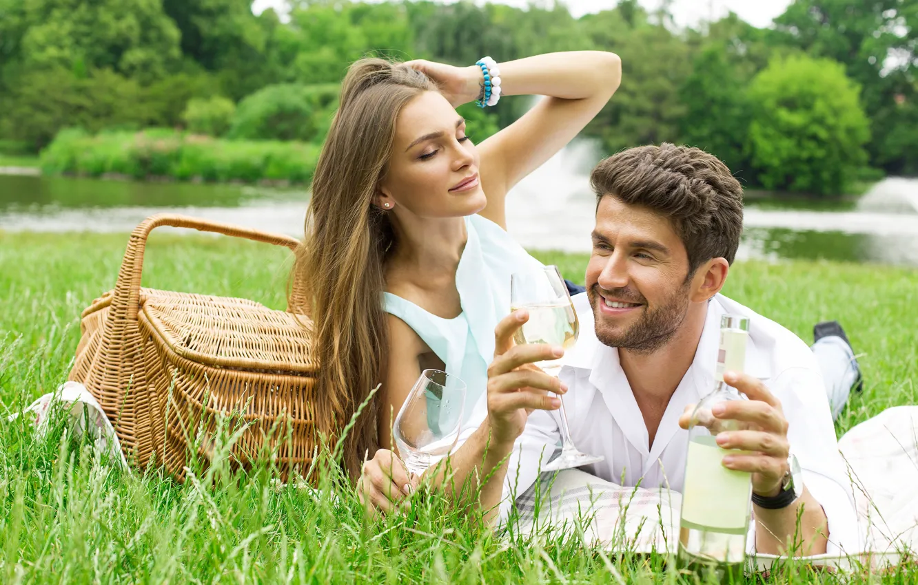 Photo wallpaper girl, nature, wine, basket, glasses, pair, guy, lovers